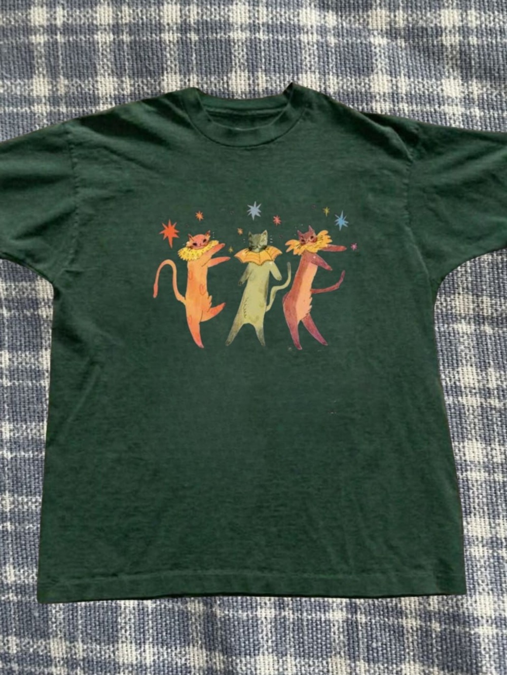 Gildan Dark Green Graphic Shirt with Orange, Yellow & Pink Cats